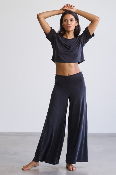Pantalon large en soie végétalienne par Commando